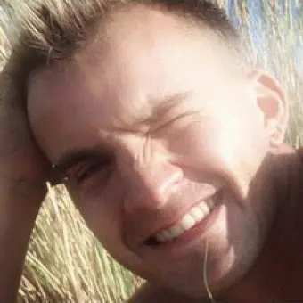 NikoS